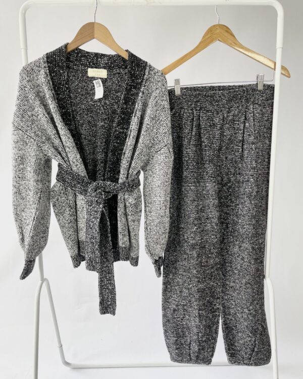 Conjunto p&b tricot ANIMALE + A.SYNC -P - VENDIDO SISTEMA OTO