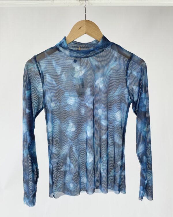 Blusa azul tule com estampa MARTI - P *nunca usada* - VENDIDO SISTEMA OTO