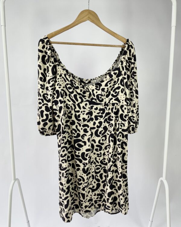 Vestido curto mangas bufantes estampado preto e bege ANIMALE - 42 - VENDIDO SISTEMA  OTO