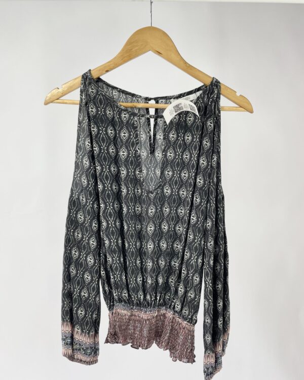 Blusa seda preta com cinza e estampa ATEEN - 38 - VENDIDO SISTEMA OTO