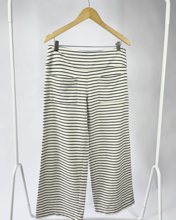 Calça pantacourt off white listras azuis MARIA FILÓ - P - VENDIDO SISTEMA OTO