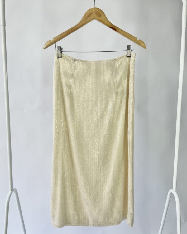 Saia midi off white com paetes SHOULDER - 40 *nunca usado* - VENDIDO SISTEMA OTO