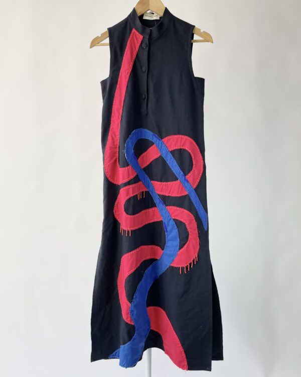 Vestido azul marinho com bordados vermelhos FERNANDA DI BIASE - P - VENDIDO SIST OTO