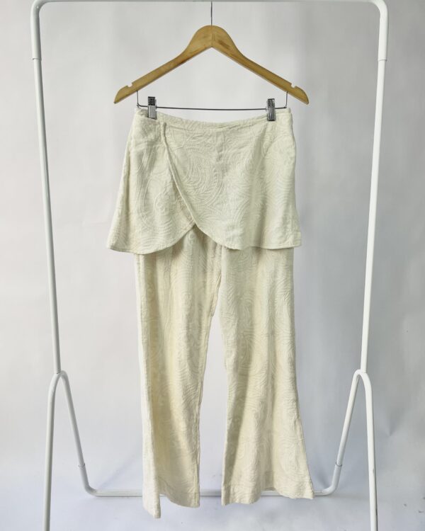 Calça off white texturizada MARIA FILÓ - M - VENDIDO SISTEMA OTO