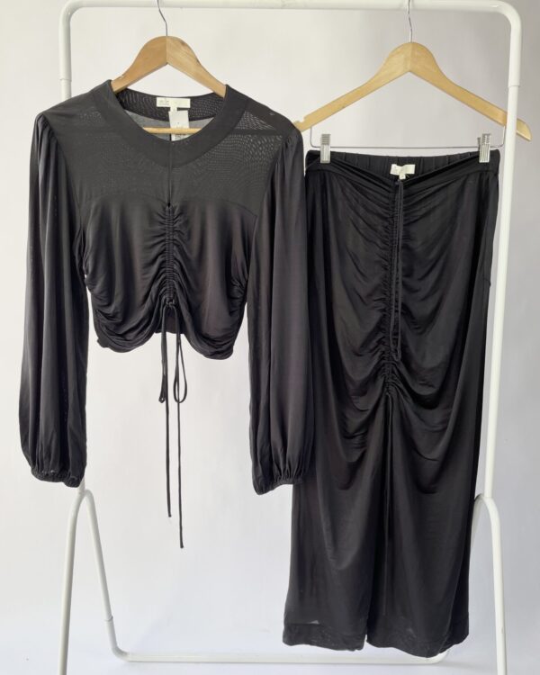 Conjunto saia e croped preto NK - M - VENDIDO SISTEMA OTO