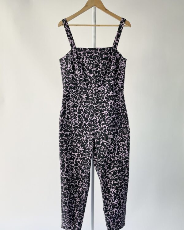 Macacão preto com estampa lilás ANDREA MARQUES - 42 - VENDIDO SISTEMA OTO