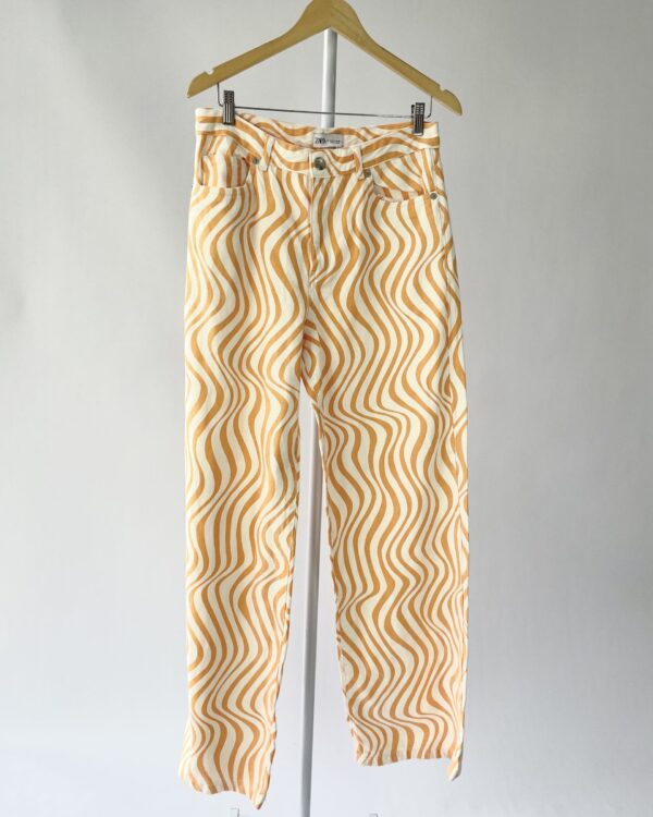 Calça sarja estampa laranja ZARA - 40 VENDIDO SISTEMA OTO