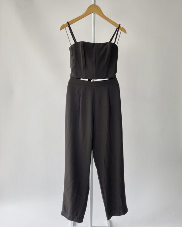 Macacão preto recorte EVA - 38 - VENDIDO SISTEMA OTO