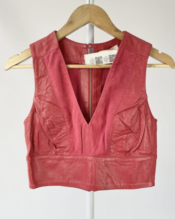 Blusa cropped vermelha couro DANI BERNADES - P *nunca usado* - VENDIDO SISTEMA OTO