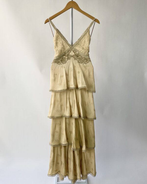 Vestido midi bege babados e bordados dourados UH,PREMIUM - G - VENDIDO SISTEMA OTO