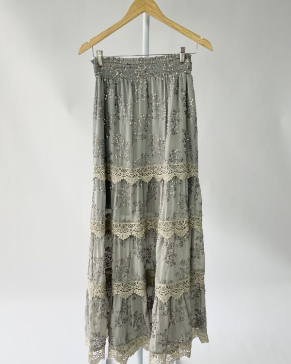 Saia cinza bordados e paetes UH,PREMIUM - M - VENDIDO SISTEMA OTO