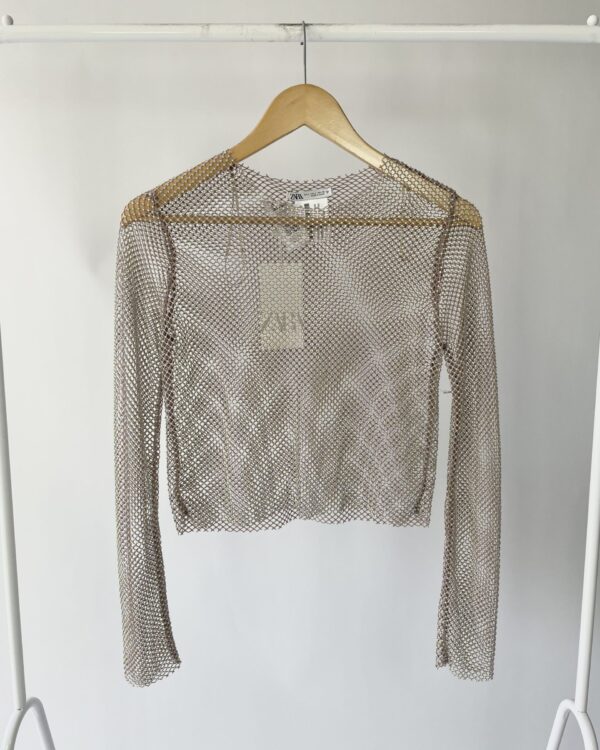 Blusa manga com aplicações ZARA - G  *nunca usado* - VENDIDO SISTEMA OTO