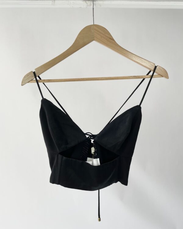 Cropped preto recorte no decote NV - P