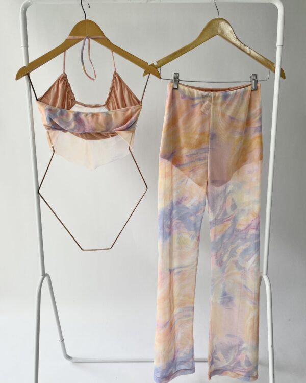 Conjunto rosa e roxo calça e top LOJA TRÊS - P - VENDIDO SISTEMA OTO