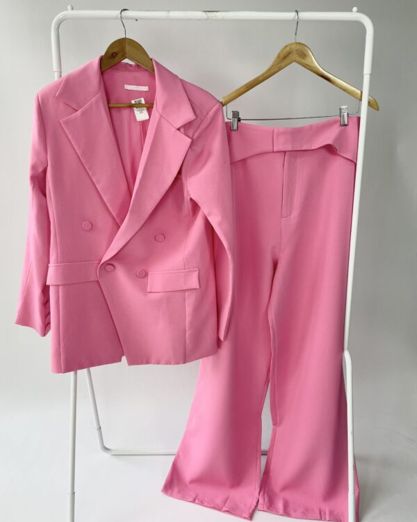 Conjunto rosa calça e blazer CURADORIA - G *NUNCA USADO* - VENDIDO SISTEMA OTO