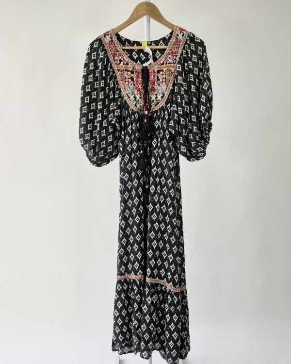 Vestido longo preto bordado FARM - P - VENDIDO SISTEMA OTO