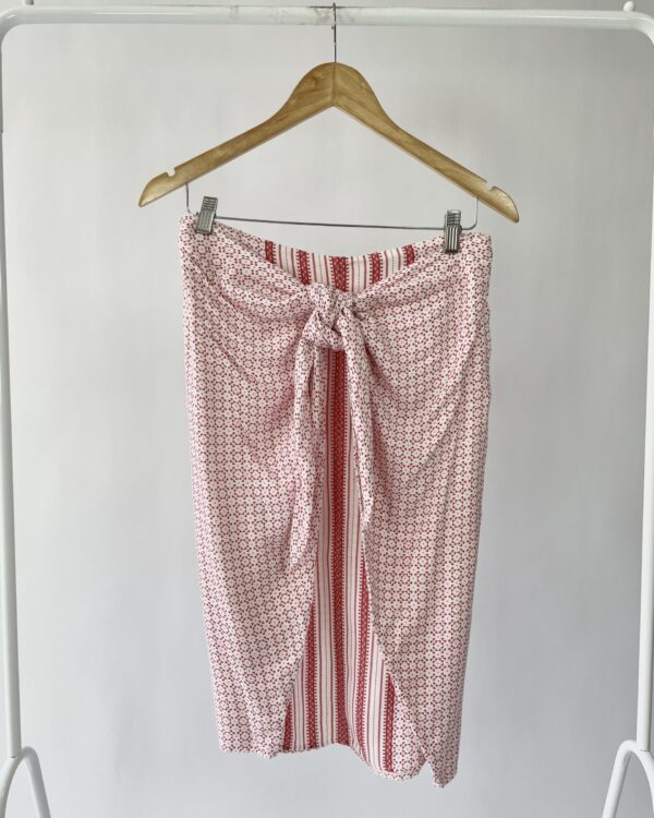 Saia midi amarração na frente branca e vermelha estampada JOIE BY ATEEN - 38 - VENDIDO SISTEMA OTO