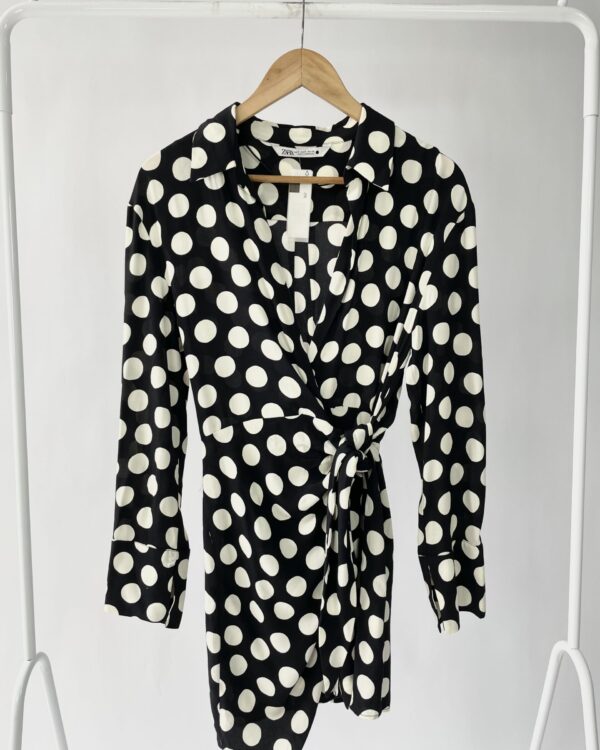 Vestido curto transpassado p&b estampa poá ZARA - P - VENDIDO SISTEMA OTO