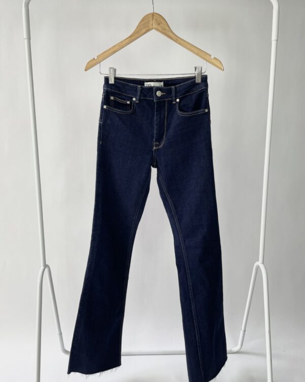 Calça jeans lavagem escura ZARA - 36 - VENDIDO SISTEMA OTO