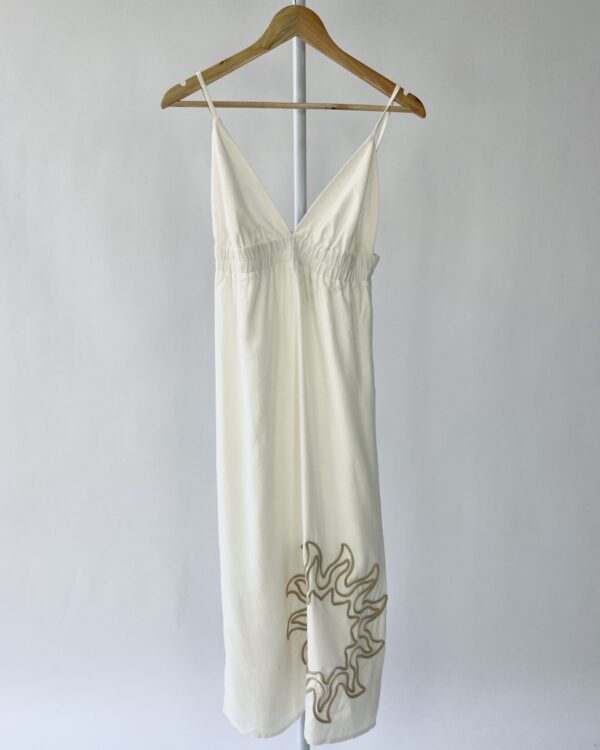 Vestido linho midi off white bordado bege OH BOY - P - VENDIDO SISTEMA OTO