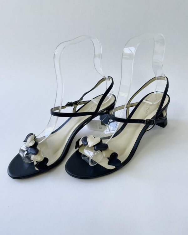 Sandalia preta tiras coraçao MARIANA PORTO - 39 - VENDIDO SISTEMA OTO