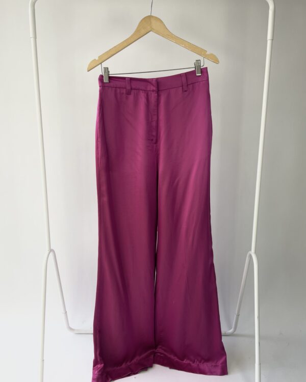 Calça roxa acetinada pantalona EVA - 38 *nunca usado* - VENDIDO SISTEMA OTO