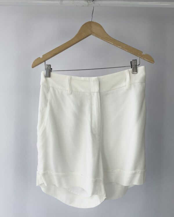 Bermuda branca LILA - 36 - VENDIDO SISTEMA OTO