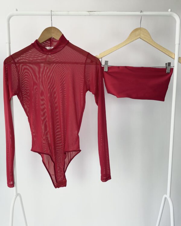 Body tule com top  vermelho CHOISIR - P *COLEÇAO ATUAL* - VENDIDO SISTEMA OTO