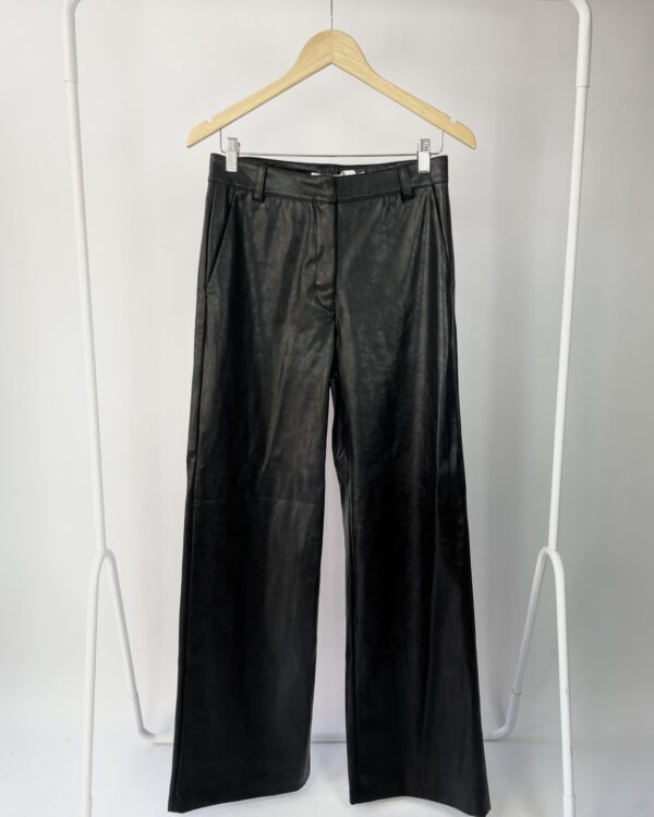 Calça preta pu wide leg CURADORIA BRAND STORE - M *nunca usado* - VENDIDO SISTEMA OTO