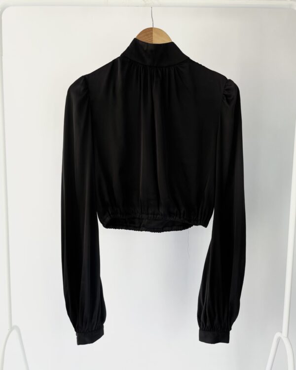 Blusa preta manga com detalhe INTI - P - VENDIDO SISTEMA OTO