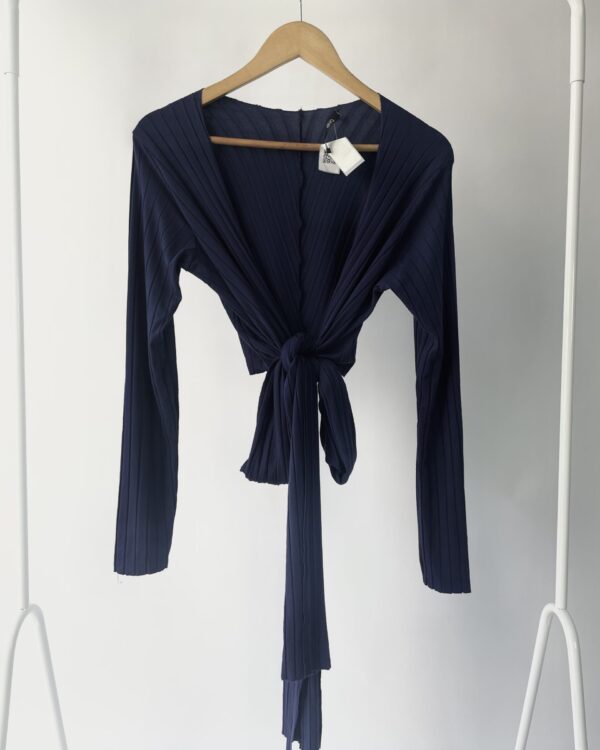 Blusa azul marinho canelada EVA - M - VENDIDO SISTEMA OTO