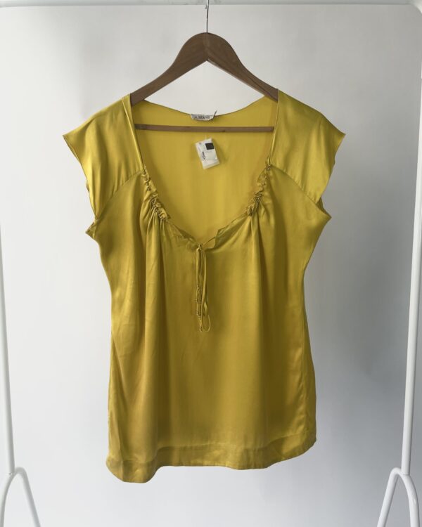 Blusa amarela seda com aplicações ABRAND - 36 - VENDIDO SISTEMA OTO