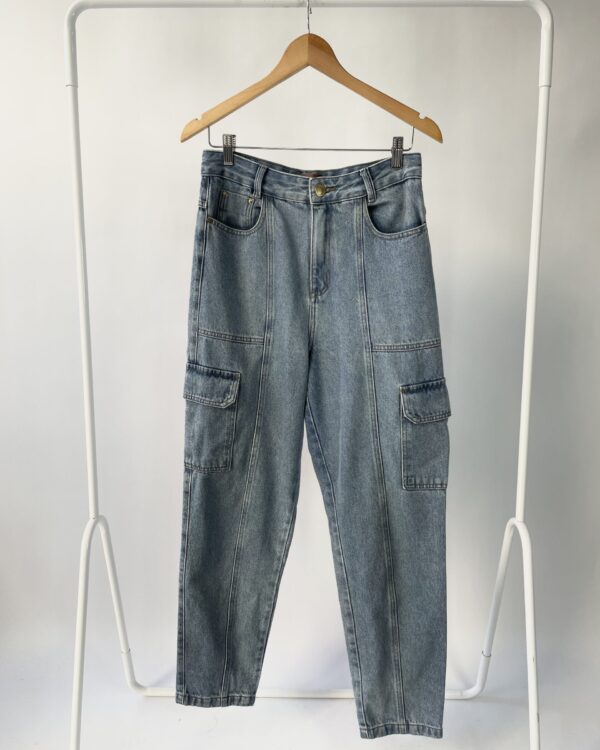 Calça jeans lavagem clara com bolsos TETI GIO - 40 - VENDIDO SISTEMA OTO