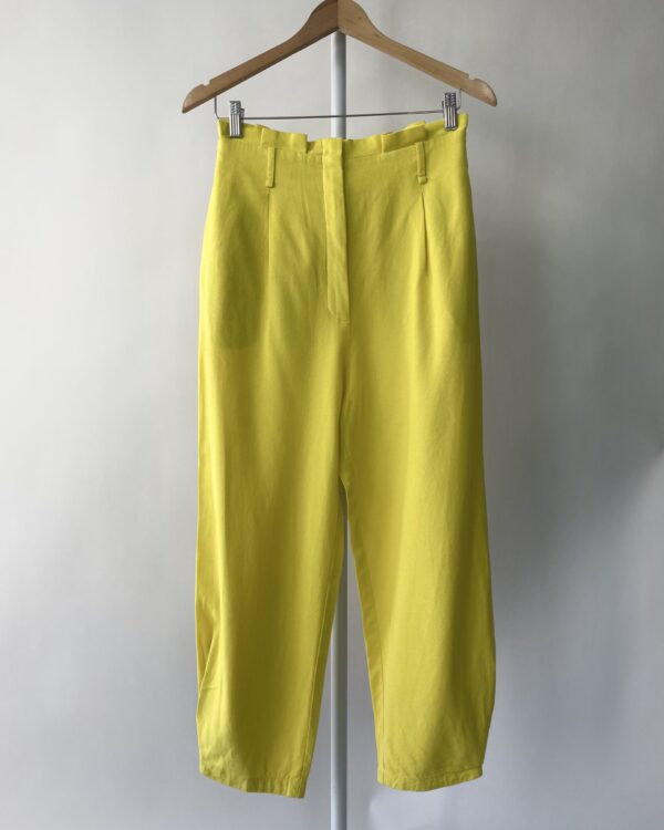 Calça amarela com detalhe no cós NV - 38 - VENDIDO SISTEMA OTO