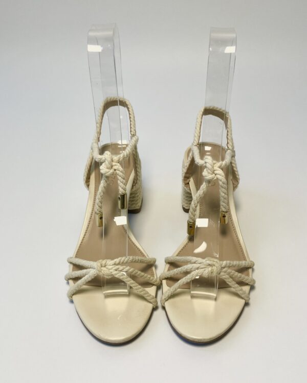 Sandália off white com tiras AREZZO - 35 - VENDIDO SISTEMA OTO