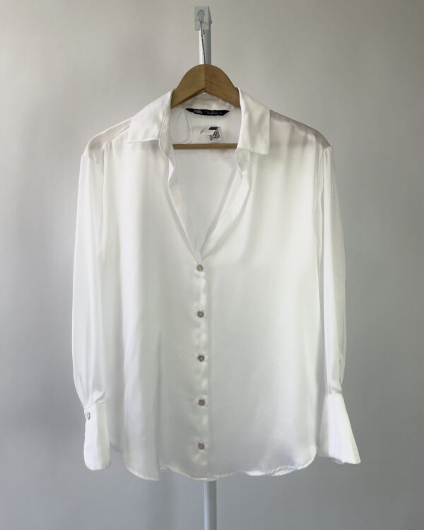 Camisa branca acetinada ZARA - PP - VENDIDO SISTEMA OTO