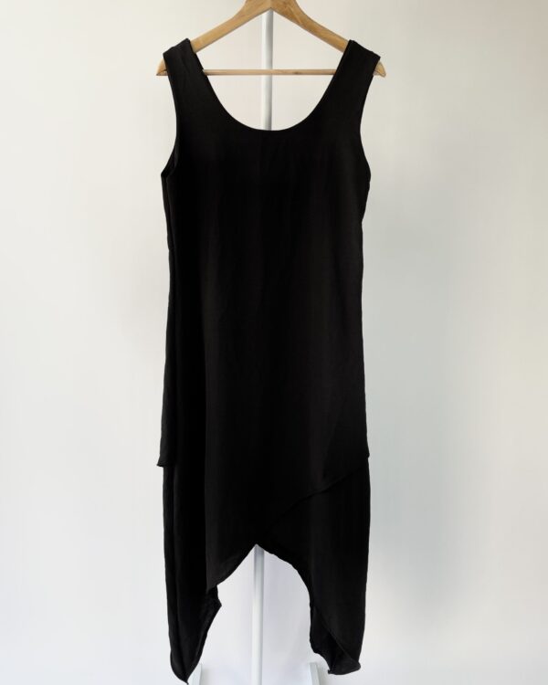 Vestido preto com assimetrico na barra I DRESS - GG *nunca usado* - VENDIDO SISTEMA OTO