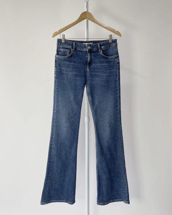 Calça jeans flare ZARA - 38 - VENDIDO SISTEMA OTO