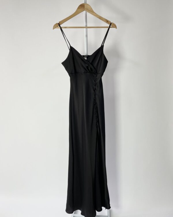 Vestido longo preto acetinado detalhe botões ZARA - P - VENDIDO SISTEMA OTO