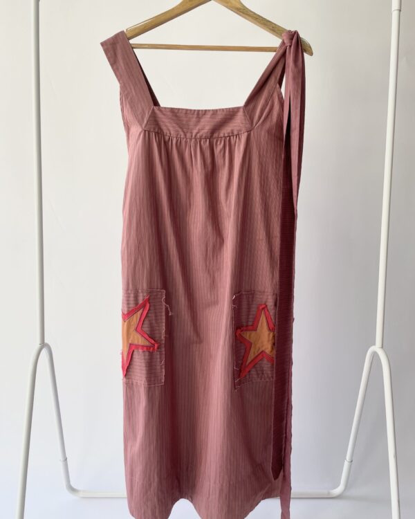 Vestido midi listrado estrelas no bolsos bordô ISABELA CAPETO - 40 - VENDIDO SISTEMA OTO