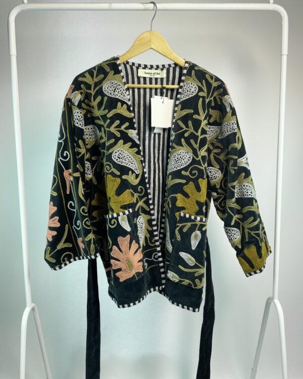 Casaco bordado tons neutros HOUSE OF DOL - U -VENDIDO SIST OTO