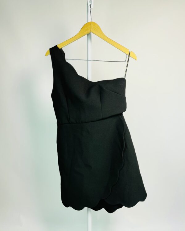 Vestido curto preto um ombro AGILITÁ - 38 - VENDIDO SISTEMA OTO