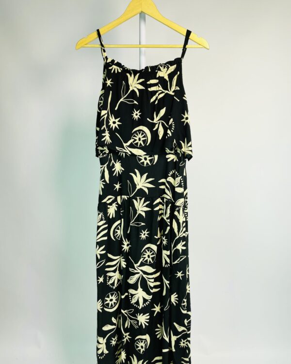 Vestido midi babado no busto preto e bege estampado CANTÃO - M - VENDIDO SISTEMA OTO