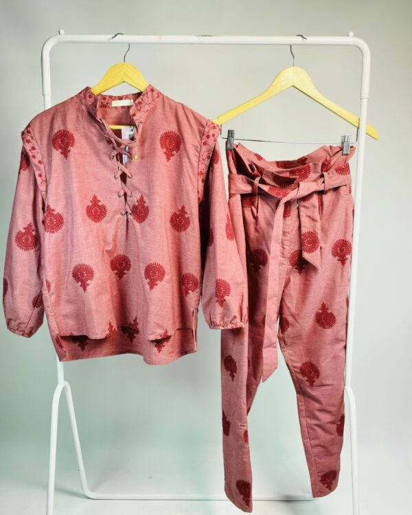 Conjunto camisa e calça bordo com bordados NV - P - VENDIDO SISTEMA OTO