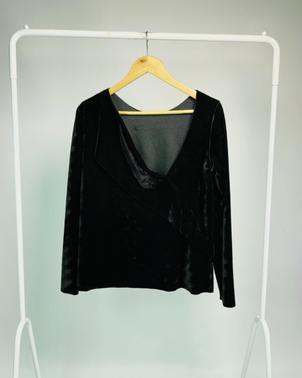 Blusa veludo preta decote nas costas MOCHA - P VENDIDO SISYEMA OTO