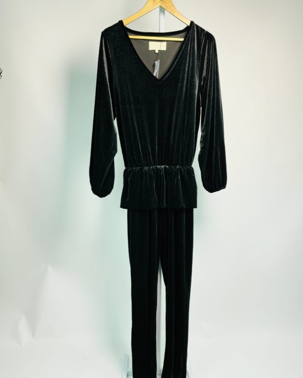 Macacão veludo preto sobreposição na cintura A.NIEMEYER/ RIACHUELO - 36 - VENDIDO SISTEMA OTO