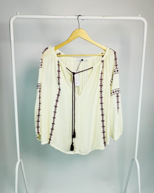 Bata off white com bordados roxos e espelhos ATEEN - 36 - VENDIDO SISTEMA OTO