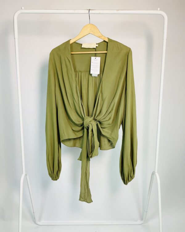 Blusa verde musgo com manga e amarração LE SOLEIL D'ETÉ - PP - VENDIDO SISTEMA OTO