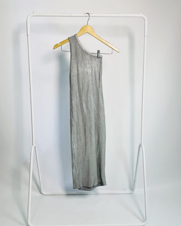 Vestido malha canelada cinza com resinado prata midi sem mangas SACADA - M *nunca usado*