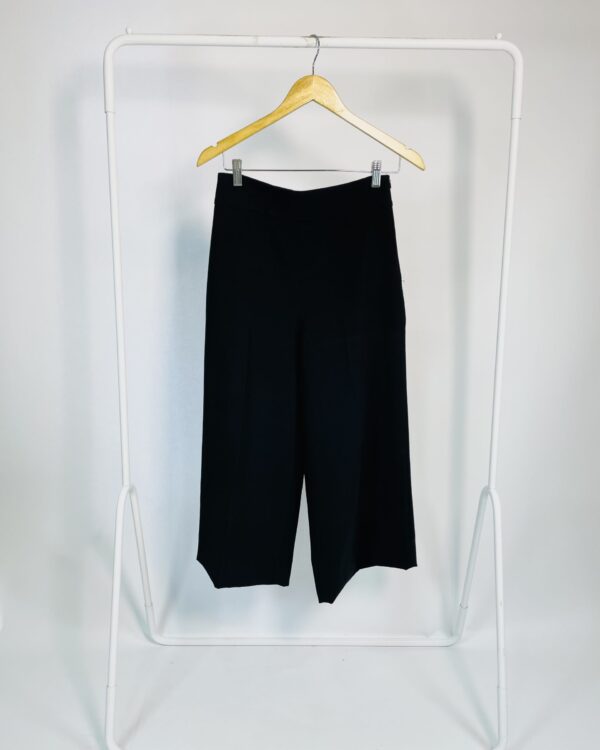 Calça preta pantacourt cintura alta ZARA - P